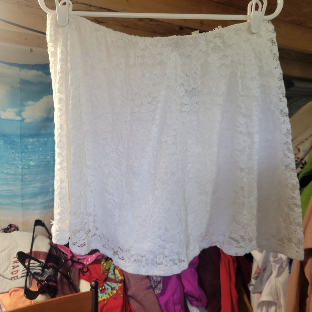 Express NWT White Lined Mini‎ Skirt Womans Size Small Medium or Large